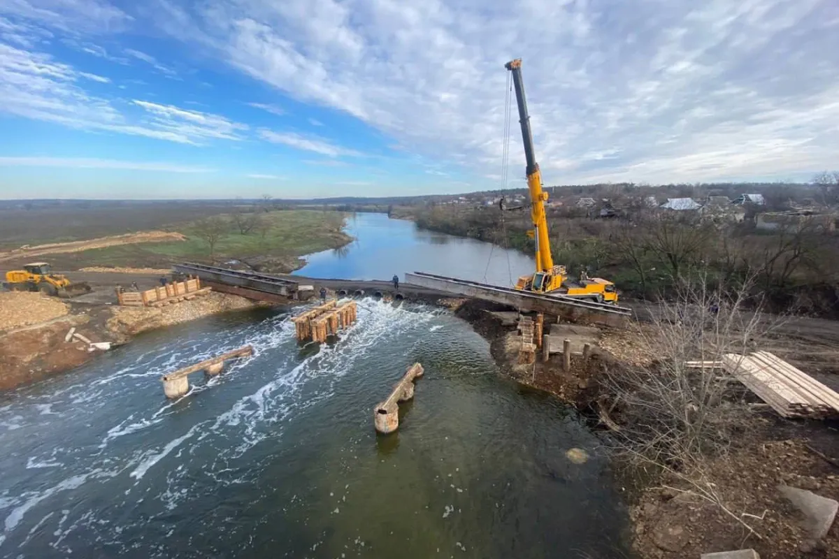 На Херсонщині майже закінчено відновлення підірваного мосту