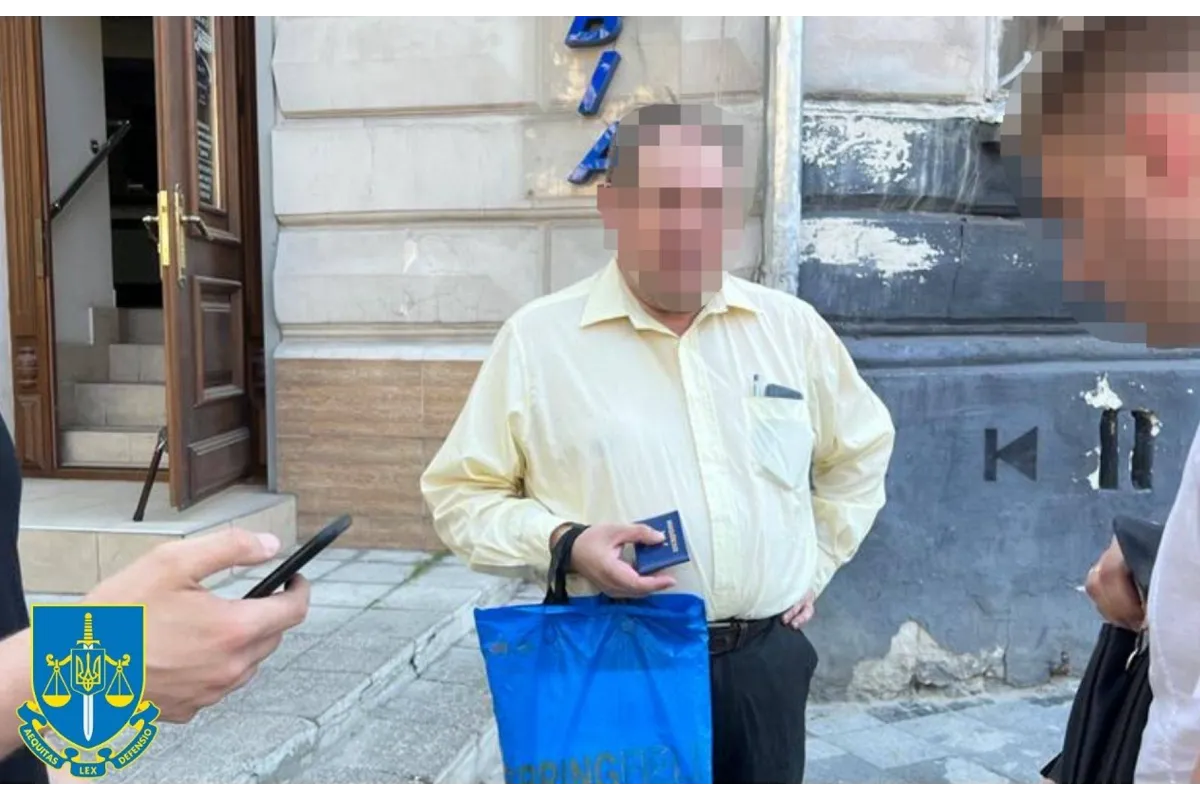 Во Львове глава общественной организации вымогал взятку за документы волонтера