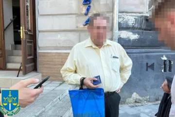 ​Во Львове глава общественной организации вымогал взятку за документы волонтера