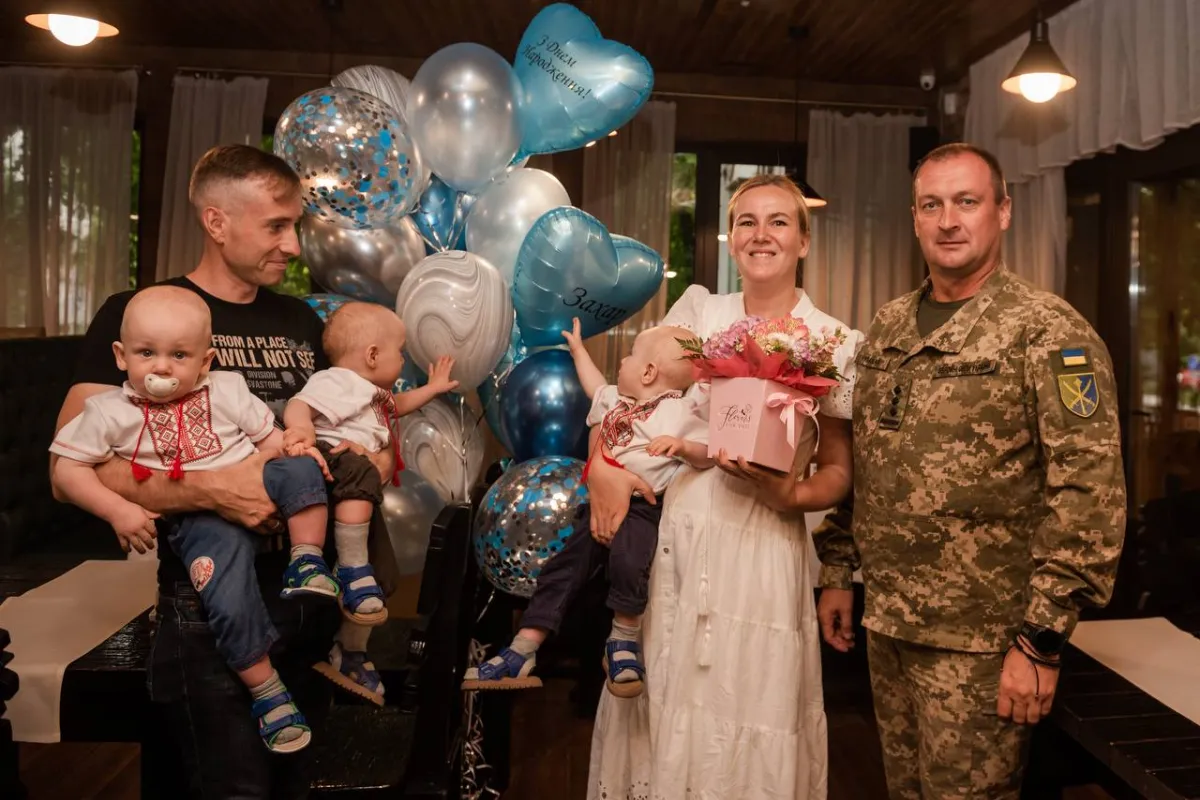 Командування Об’єднаних сил ЗСУ привітало іменинників: Торік у сім’ї офіцерів народилася трійня 