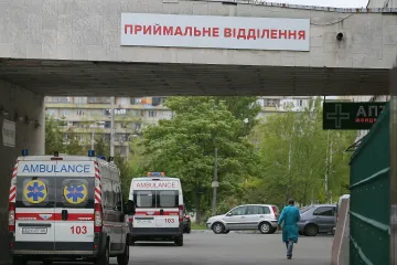​В Украине заявляют о высокой заполняемости коек в больницах и инициируют новые ограничения по COVID-19