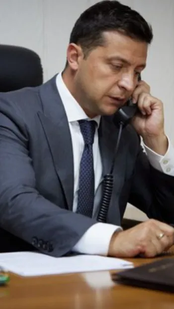 ​Владимир Зеленский провел телефонный разговор с Президентом Польши