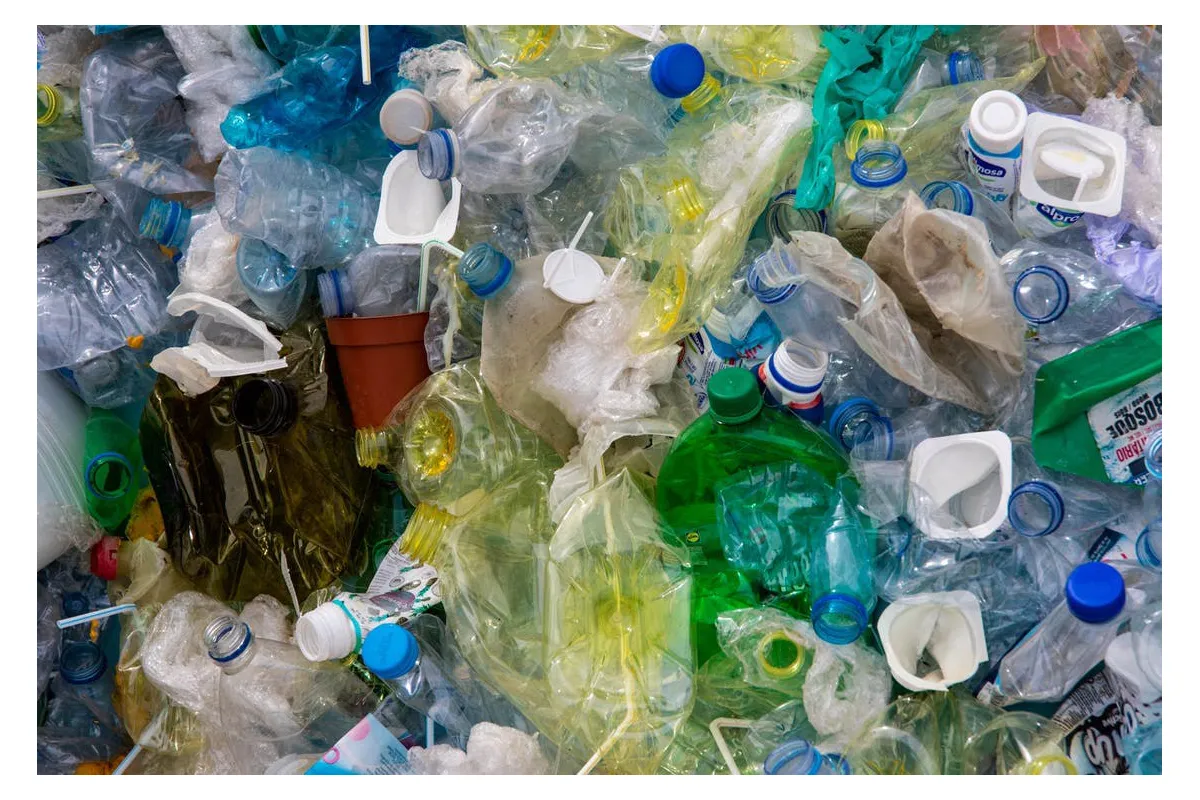 Вчені винайшли новий дешевий спосіб перероблення пластику