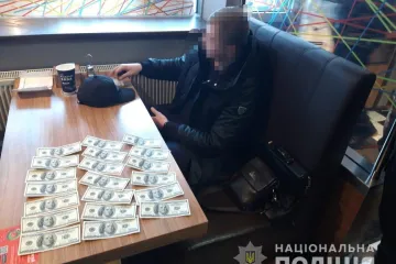 ​У Львові правоохоронці викрили директора підприємства під час передачі неправомірної вигоди