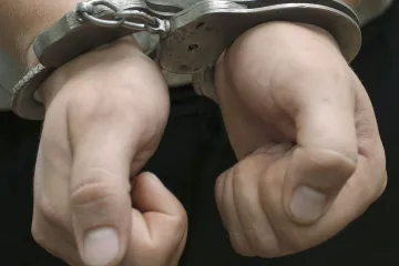 ​У Павлограді військовою прокуратурою затримано організатора злочинної групи, який підозрюється у скоєнні низки тяжких злочинів