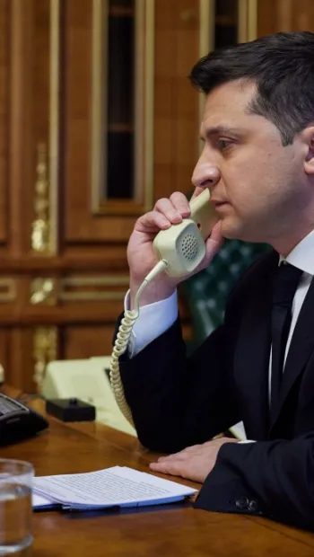 ​Владимир Зеленский провел телефонный разговор с Генеральным секретарем НАТО