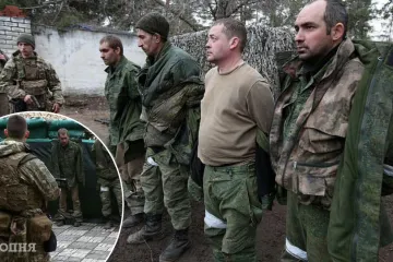 ​Російське вторгнення в Україну :  Україна утримує близько 300 російських військовополонених