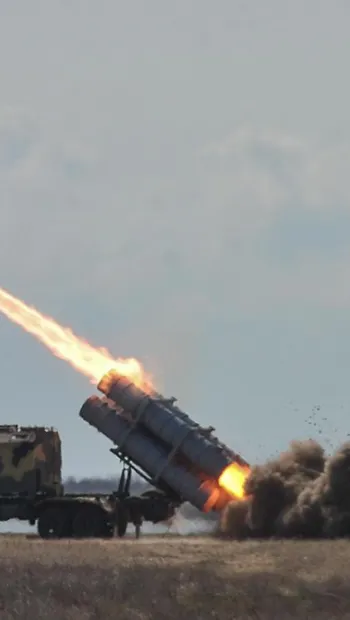 ​Російське вторгнення в Україну : Ворог знову випустив ракету по Одещині. Її над морем збила ППО