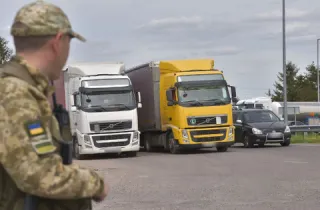 Держприкордонслужба дозволила вантажівкам перетинати кордон ще у двох пунктах пропуску