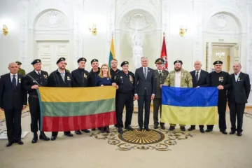 ​Президент Литви нагородив медаллю українців-захисників Вільнюса 1991 року, зокрема голову Республіканської християнської партії