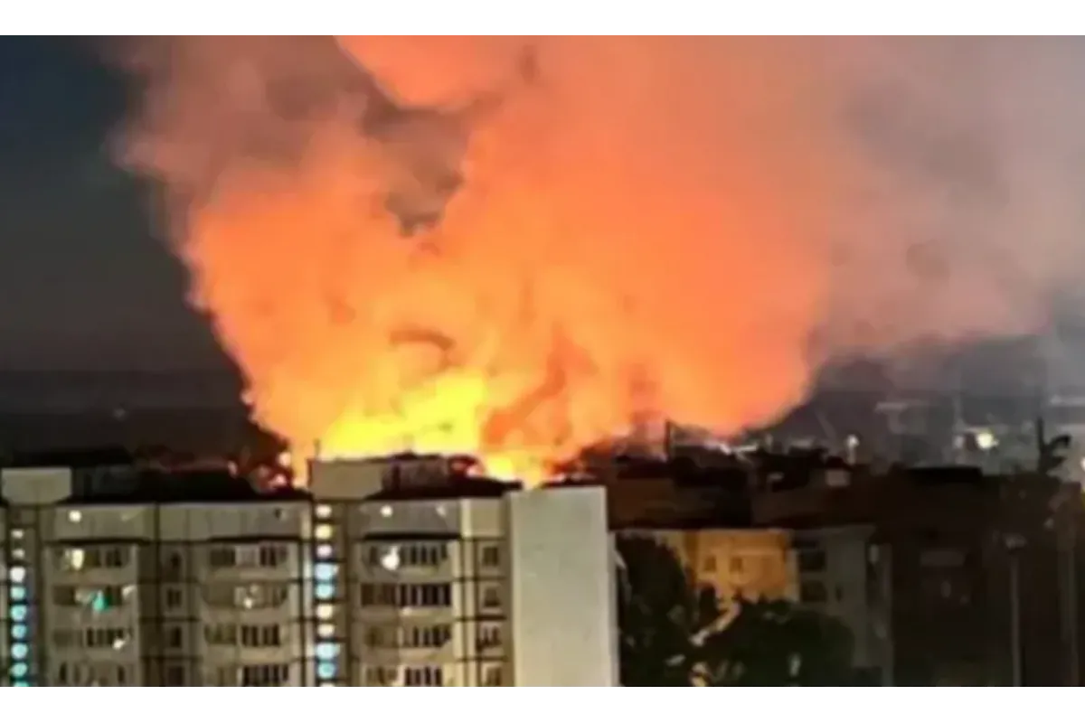 Нічна пожежа під Москвою: в Долгопрудному згоріла казарма російських ППО-шників