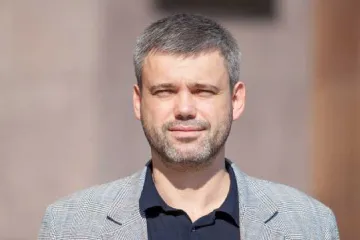 ​Ограбил киевлян на 1,5 миллиарда и получил 350% премии – новые аферы Петра Оленича