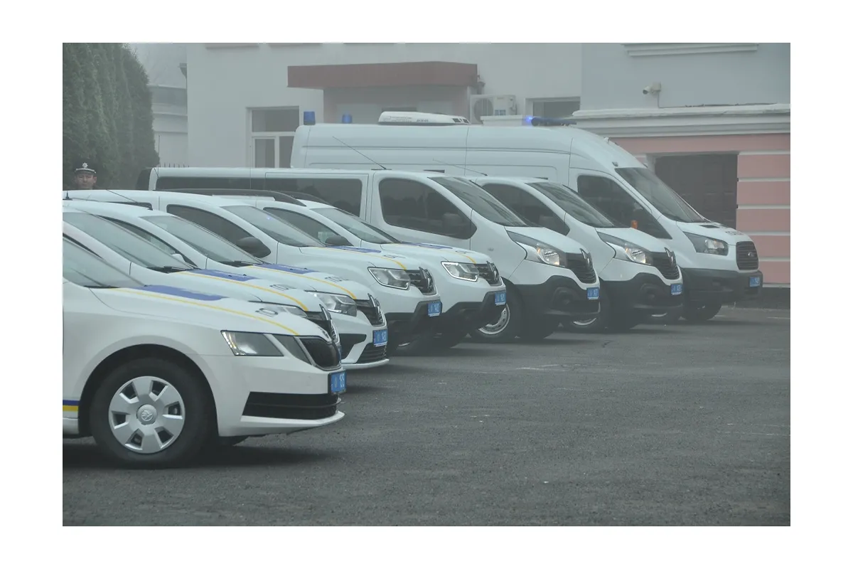 Поліцейські Полтавщини отримали 8 нових службових автомобілів