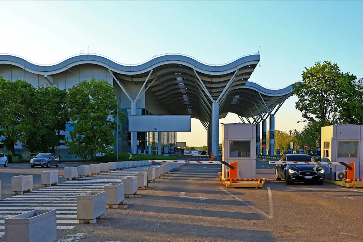 Кауфман и Грановский, при посредничестве Халида Мусаева, продали топливный терминал Одесского аэропорта
