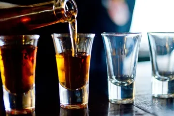 ​Європейський союз вказуватиме на етикетках шкоду алкоголю, аби ефективніше боротися з раком