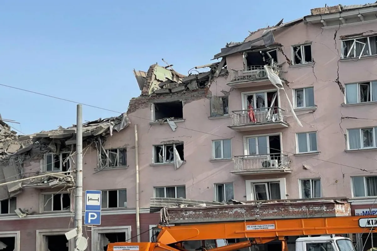 Під час бомбардування Чернігова зруйновано готель «Україна» у центрі міста - розпочато розслідування