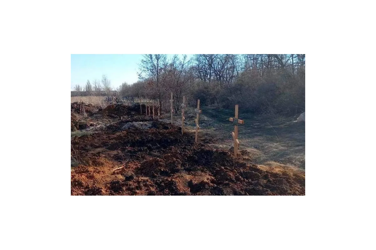 Російське вторгнення в Україну : На Луганщині людей ховають у дворах та братських могилах