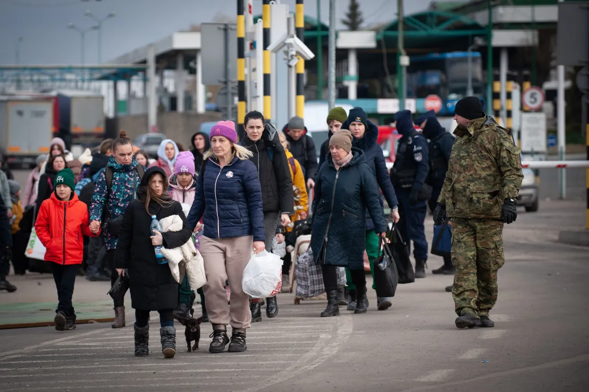 Російське вторгнення в Україну : Кількість людей, які втекли з України, рятуючись від війни росії, перевищило 6 мільйонів людей.