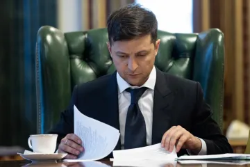 ​Зеленський звільнив 15 голів обласних державних адміністрацій