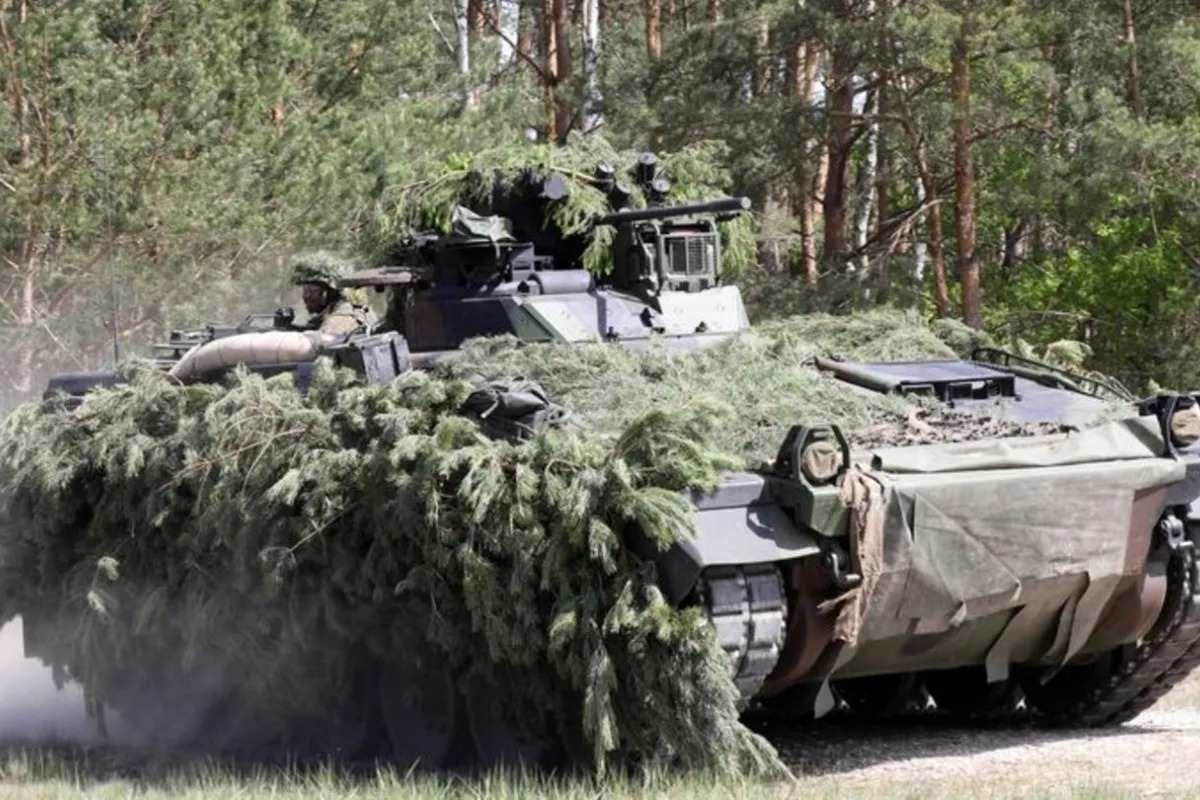  Декілька БМП Marder від німецького виробника Rheinmetall, які були зняті з озброєння Бундесвером, в даний час пройшли модернізацію і можуть бути доставлені в Україну негайно