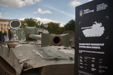 ​Денис Монастирський: російські танки знову в Празі, але розбиті, спалені українськими воїнами