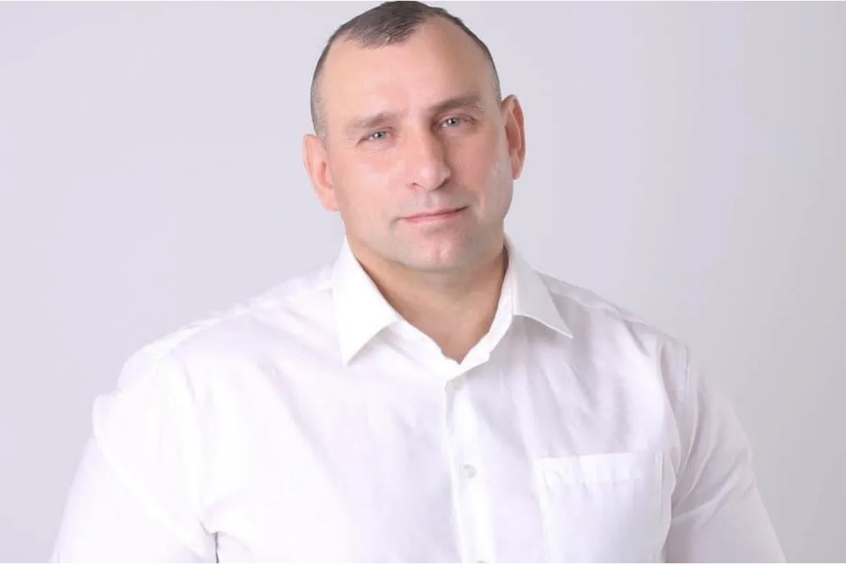 Кандидат в депутати Вінницької облради Олег Легеза підкуповує виборців 
