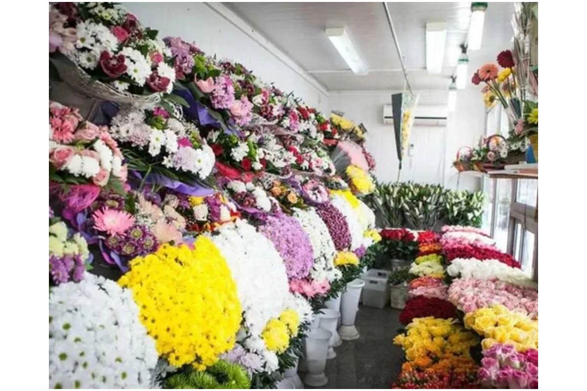 Звідки завозять квіти в Україну