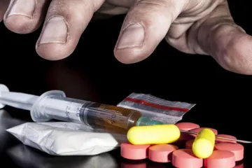 ​У Херсоні трьом членам організованої групи повідомлено про підозру у торгівлі особливо небезпечних наркотичних засобів