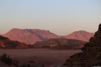 Пустеля на просторах Йорданії під час заходу сонця