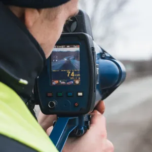 ​Апелляционный суд признал незаконными ручные камеры TruCam для фиксации превышения скорости