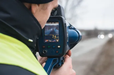 Апелляционный суд признал незаконными ручные камеры TruCam для фиксации превышения скорости