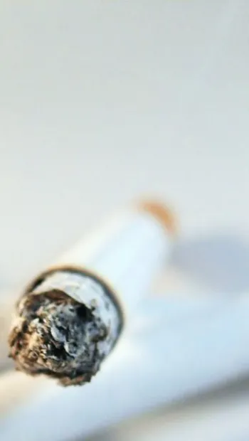 ​БЕБ повідомило про підозру у продажу 1 млн підроблених марок акцизного податку директору тютюнової фабрики