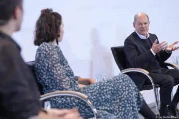 ​Кандидат у канцлери Німеччини Олаф Шольц зустрівся з учасниками голодування по боротьбі зі зміною клімату