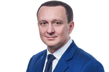 ​Одиозный юрист и схемщик из Минюста Руслан Бернацкий зачищает интернет 