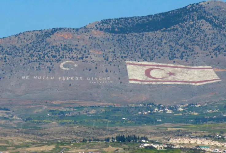 Турецькі кіпріоти "невіддільні від Туреччини", заявив новий прем'єр-міністр Турецької Республіки Північного Кіпру