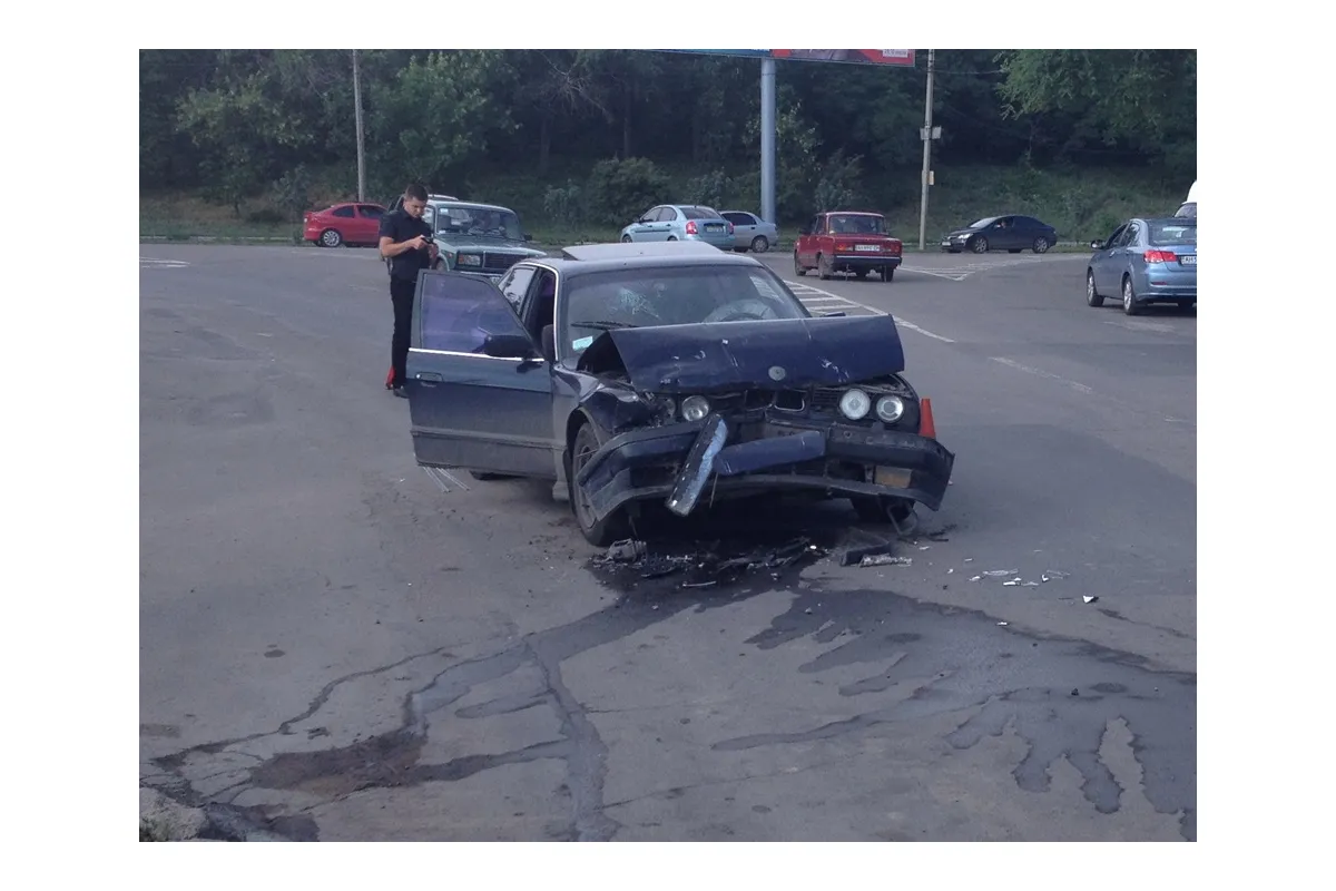 Geely vs BMW: на трасі Дніпро-Павлоград сталась аварія!