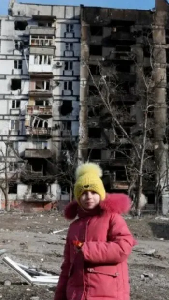 ​Російське вторгнення в Україну : "95% усіх будівель, 95% зруйновано у Маріуполі! 