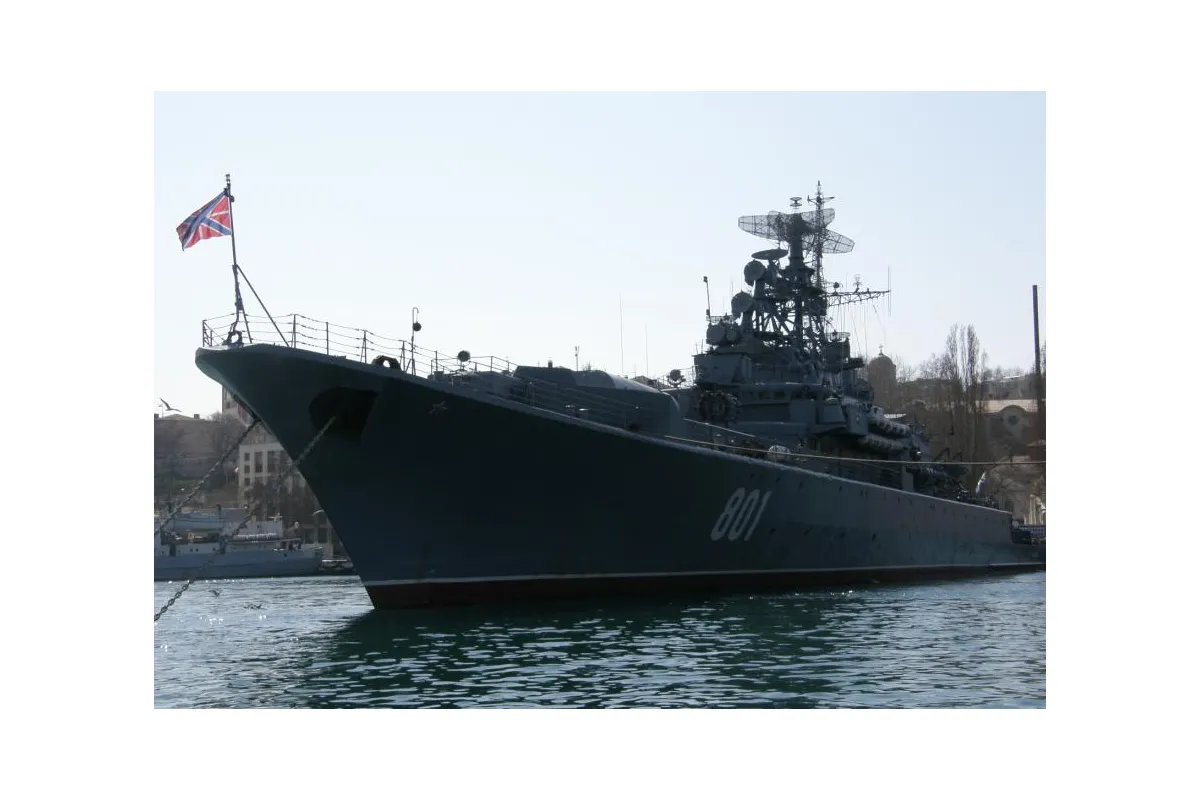 Російське вторгнення в Україну : Російським військовим не вдалося евакуювати екіпаж затонулого крейсера «Москва»