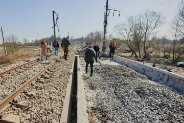 ​Російське вторгнення в Україну : З 16 квітня між Черніговом та Києвом відновлюється залізничне сполучення
