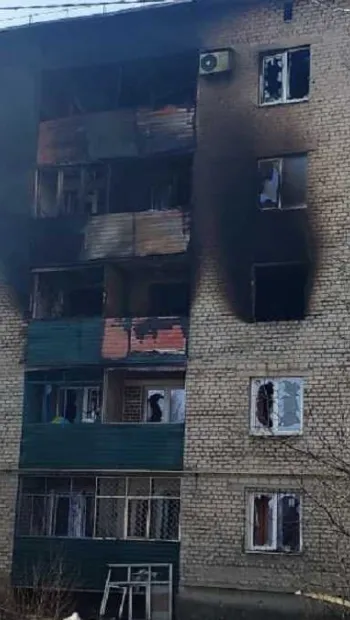 ​Постійні обстріли та пожежі, а також фосфорні снаряди. Як минула ніч у найгарячіших точках України