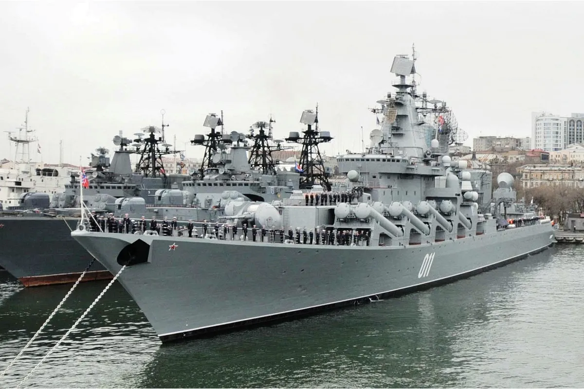Російський військовий корабель помітили біля берегів Італії