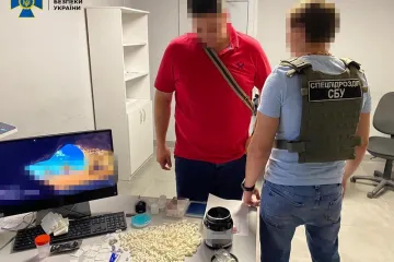 ​Кокаїн на 1 мільйон гривень виявила СБУ у наркокур`єра з ЄС