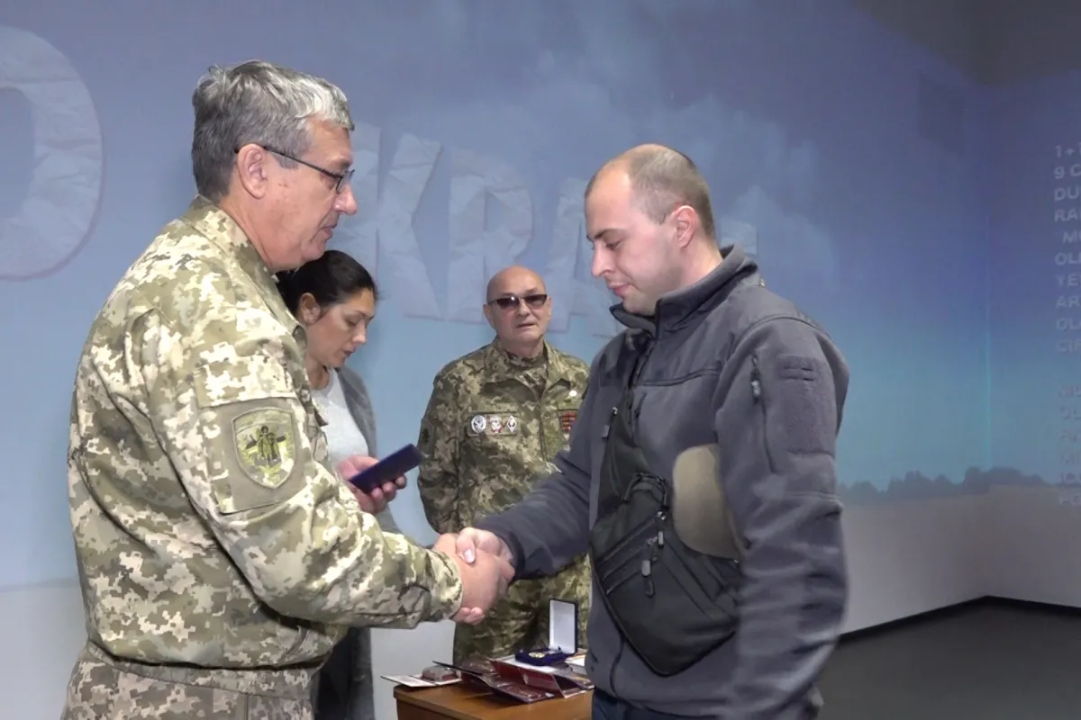 У Дніпровському музеї АТО нагородили орденами та відзнаками військових та волонтерів