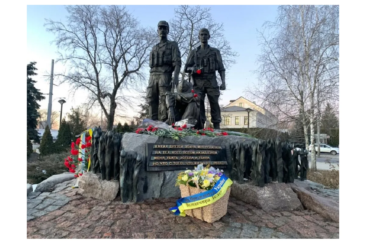 Президент Украины почтил память соотечественников, погибших в боях на территории других государств