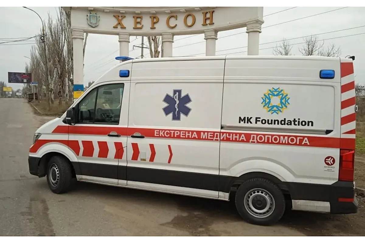 MK Foundation передал современный автомобиль скорой помощи центру экстренной медицины в Херсоне
