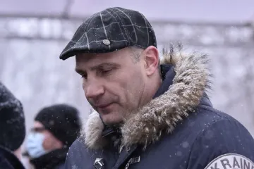 ​Модный мэр. Виталий Кличко носит кепку-хулиганку за 840 гривен и куртку почти за 64 000