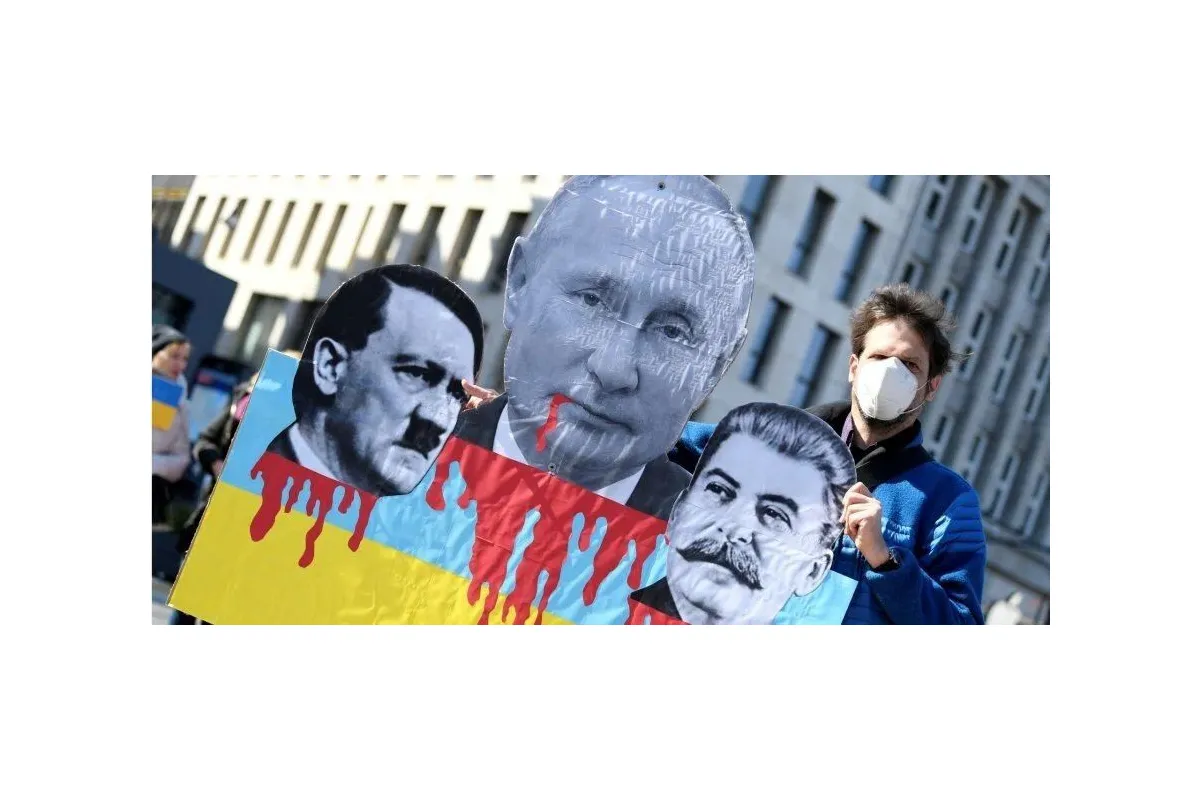 Російське вторгнення в Україну :  путін підписав закон про штрафи за публічне ототожнення дій СРСР та нацистської Німеччини