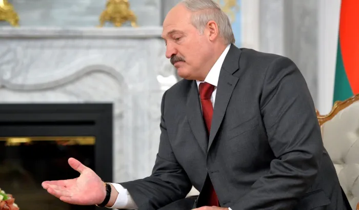 Лукашенко хоче уникнути участі у війні через ризик санкцій, помсти України і невдоволення військових – британська розвідка