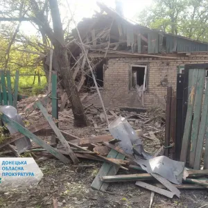 ​Російські окупанти обстріляли три райони Донеччини - поранено двох жінок