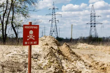 ​Під час відновлення ліній електропостачання на Харківщині піротехніки знешкодили рекордну кількість ворожих мін